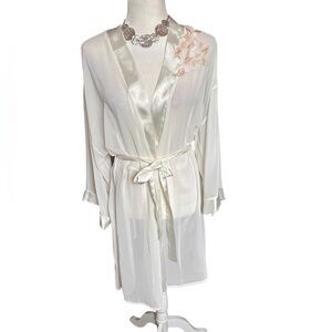 Vintage Cinema Exoile Ivory Lingerie Robe